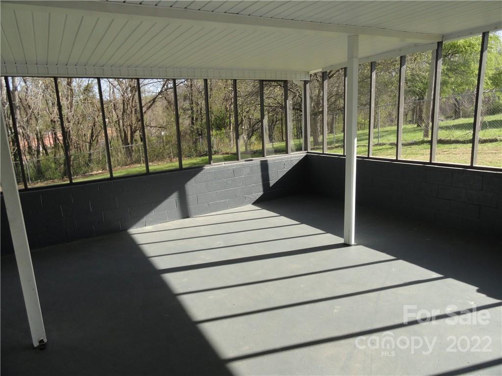 320 Morehead Road Marion, NC 28752 - Photo 12 of 36 Gallery Image 12