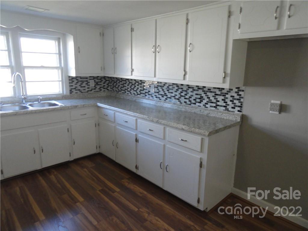 320 Morehead Road Marion, NC 28752 - Photo 13 of 36 Gallery Image 13