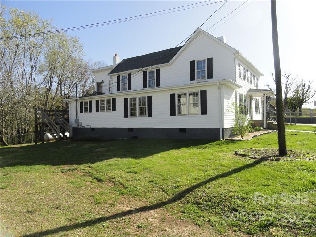 320 Morehead Road Marion, NC 28752 - Photo 3 of 36 Gallery Image 3