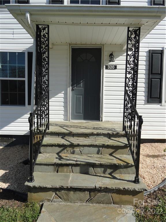 320 Morehead Road Marion, NC 28752 - Photo 4 of 36 Gallery Image 4