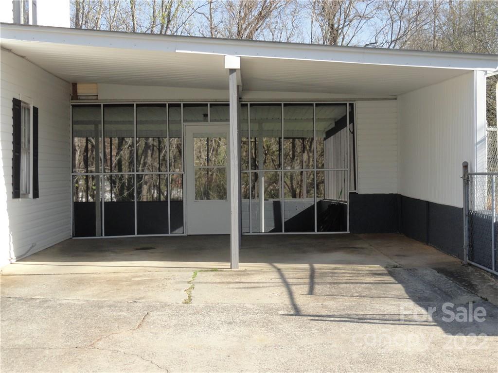 320 Morehead Road Marion, NC 28752 - Photo 6 of 36 Gallery Image 6
