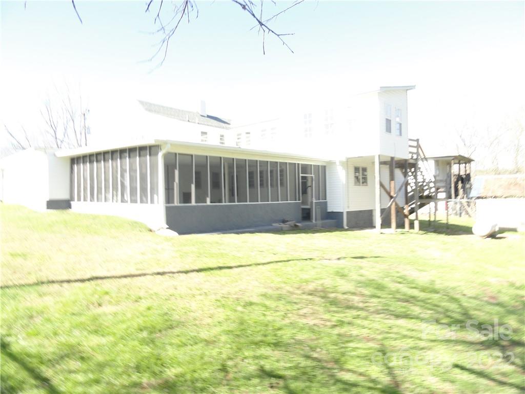 320 Morehead Road Marion, NC 28752 - Photo 7 of 36 Gallery Image 7