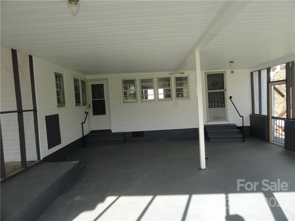 320 Morehead Road Marion, NC 28752 - Photo 10 of 36 Gallery Image 10