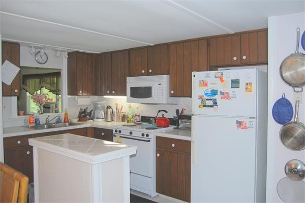 66 Timber Lane Wareham, MA 02576 - Photo 3 of 16 Gallery Image 3