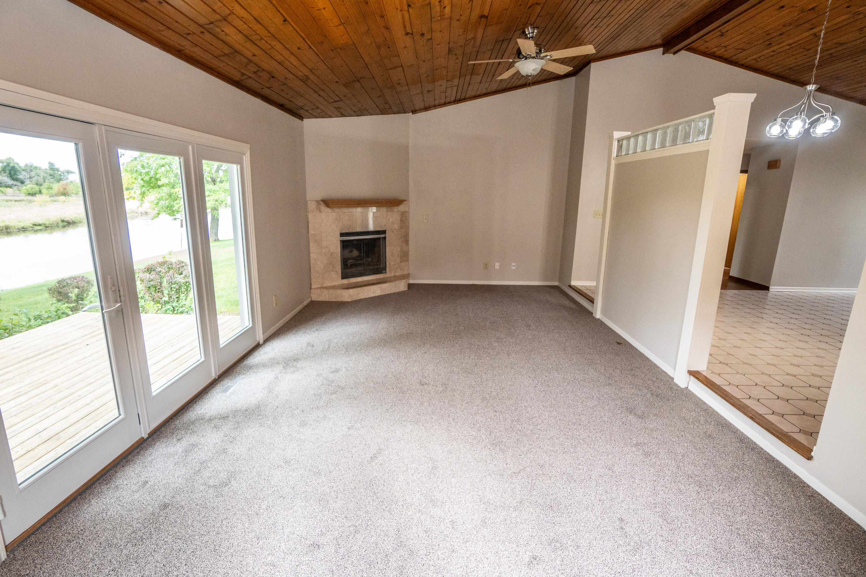 W179N9765 Riversbend Circle West Germantown, WI 53022 - Photo 4 of 25 DSC02127