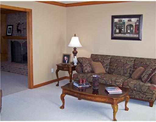 355 Ritter Road South Sewickley, PA 15143 - Photo 4 of 18 Living Room.