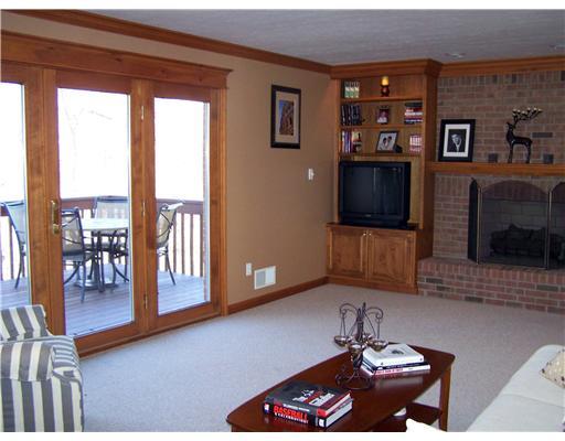 355 Ritter Road South Sewickley, PA 15143 - Photo 5 of 18 Den/Family/Great Room.