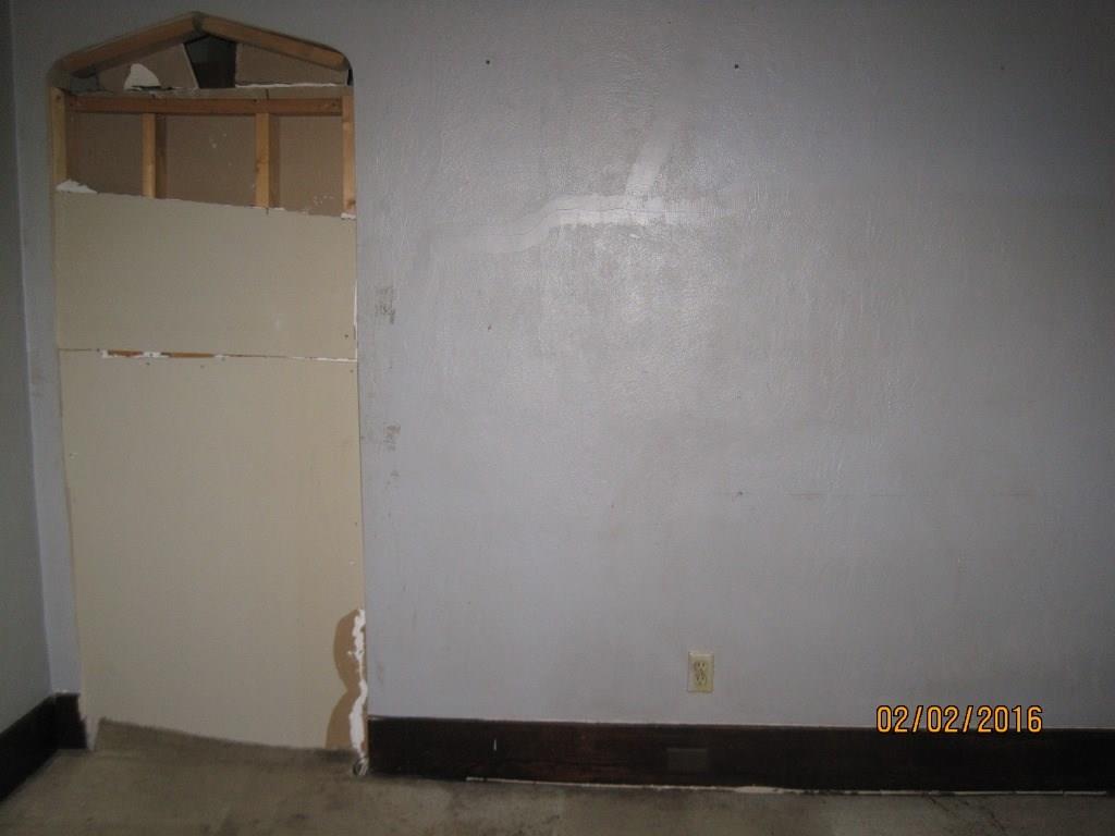 818 Bower Hill Road Bridgeville, PA 15017 - Photo 3 of 7 Gallery Image 3