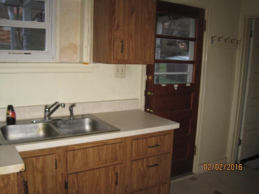 818 Bower Hill Road Bridgeville, PA 15017 - Photo 5 of 7 Gallery Image 5