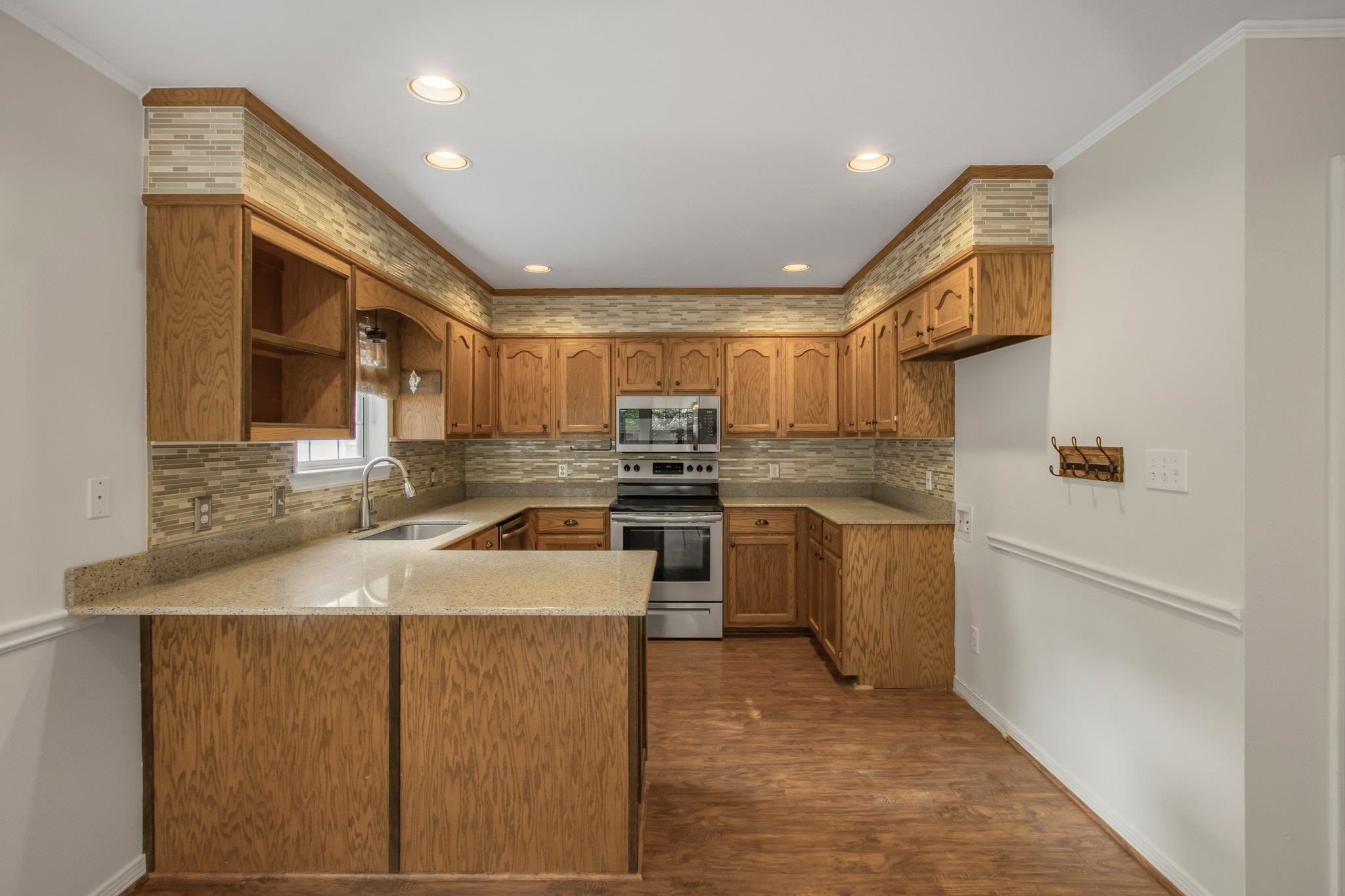 225 Bay Vw Drive Daphne, AL 36526 - Photo 11 of 38