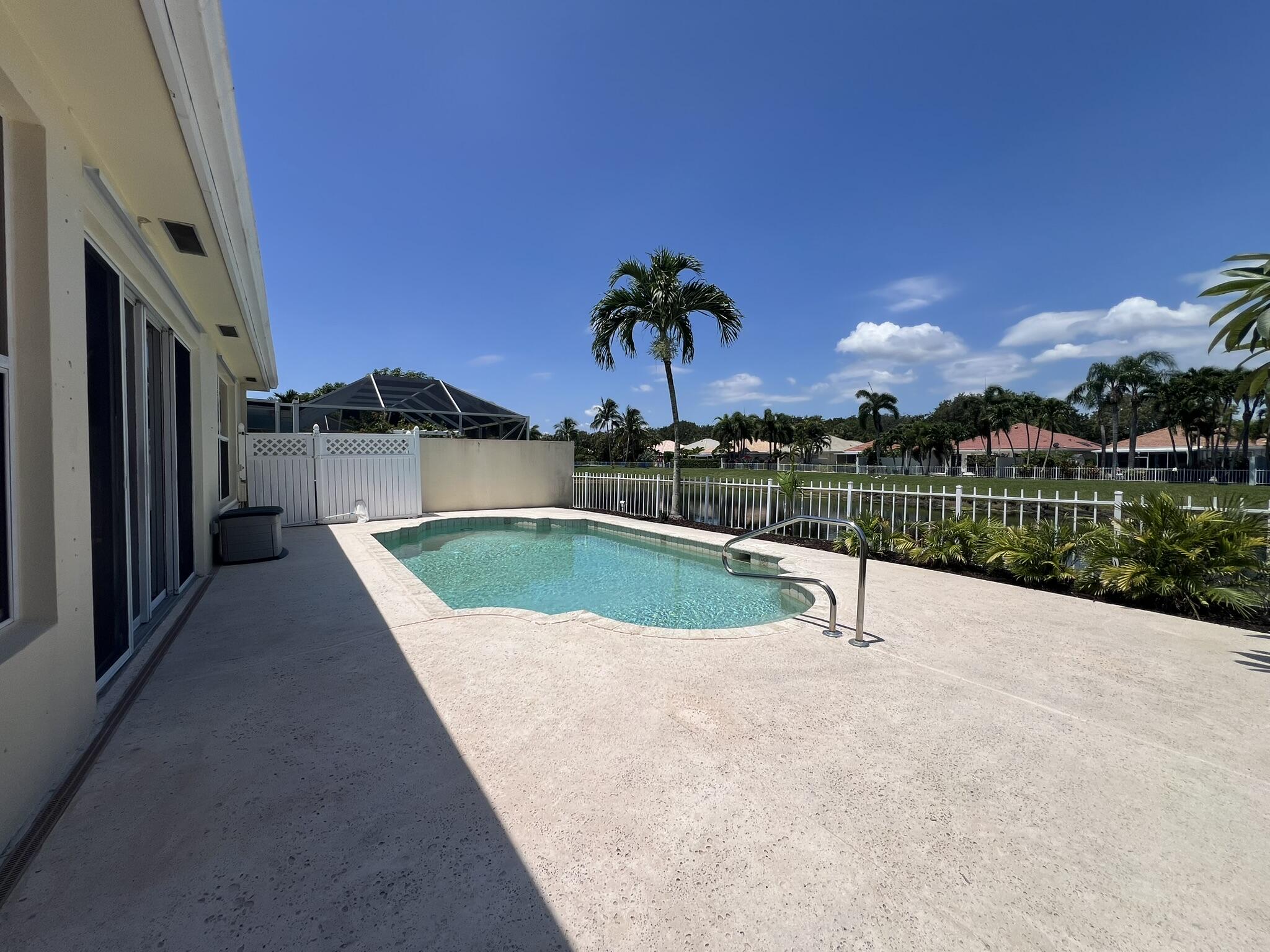 244 Hampton Place Jupiter, FL 33458 - Photo 27 of 31 Pool Area