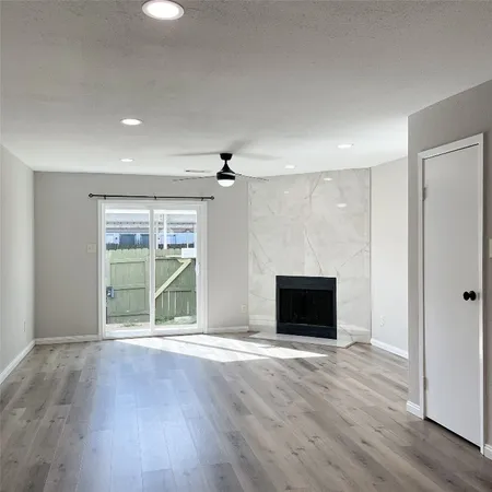 $1,250 | 8718 Victorian Village Drive, Unit 8718, Houston, TX 77071