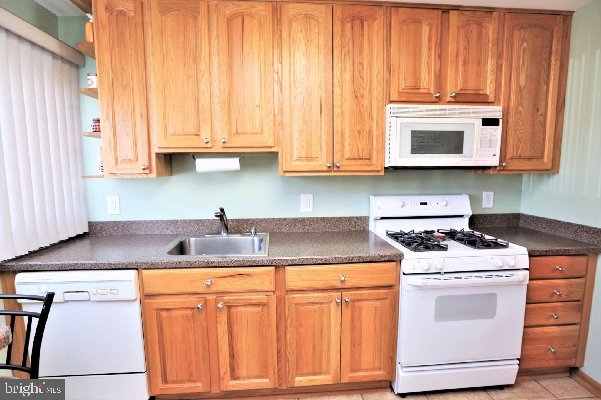 368 Bolton Road Hightstown, NJ 08520 - Photo 7 of 24 Gallery Image 7