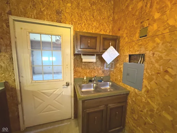 $439,900 | 353 East Rivercrest Drive, Rushville, IN 46173