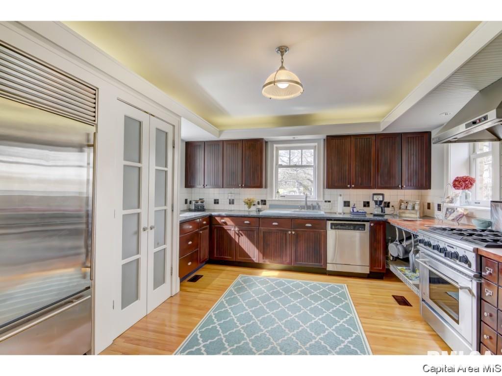 1720 Chatham Road Springfield, IL 62704 - Photo 7 of 36