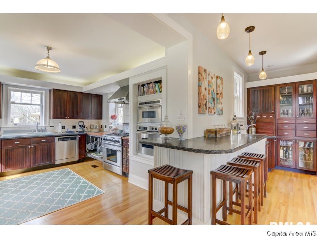 1720 Chatham Road Springfield, IL 62704 - Photo 8 of 36