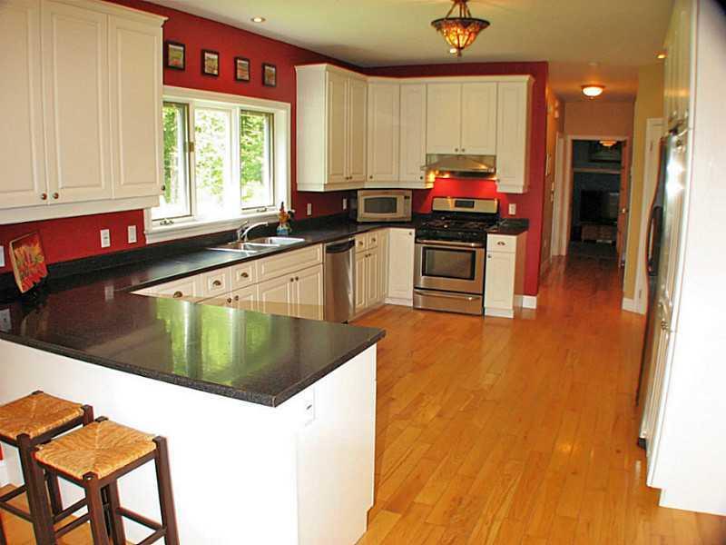 64 Ogunquit Road Cape Neddick, ME 03902 - Photo 3 of 35 Kitchen.