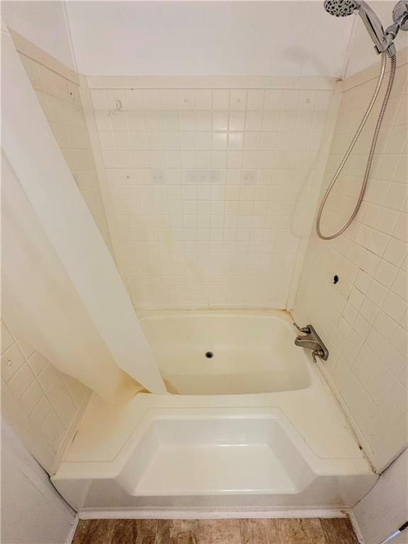 1560 Grindle Bridge Road Dahlonega, GA 30533 - Photo 12 of 21 a bathroom with a bathtub