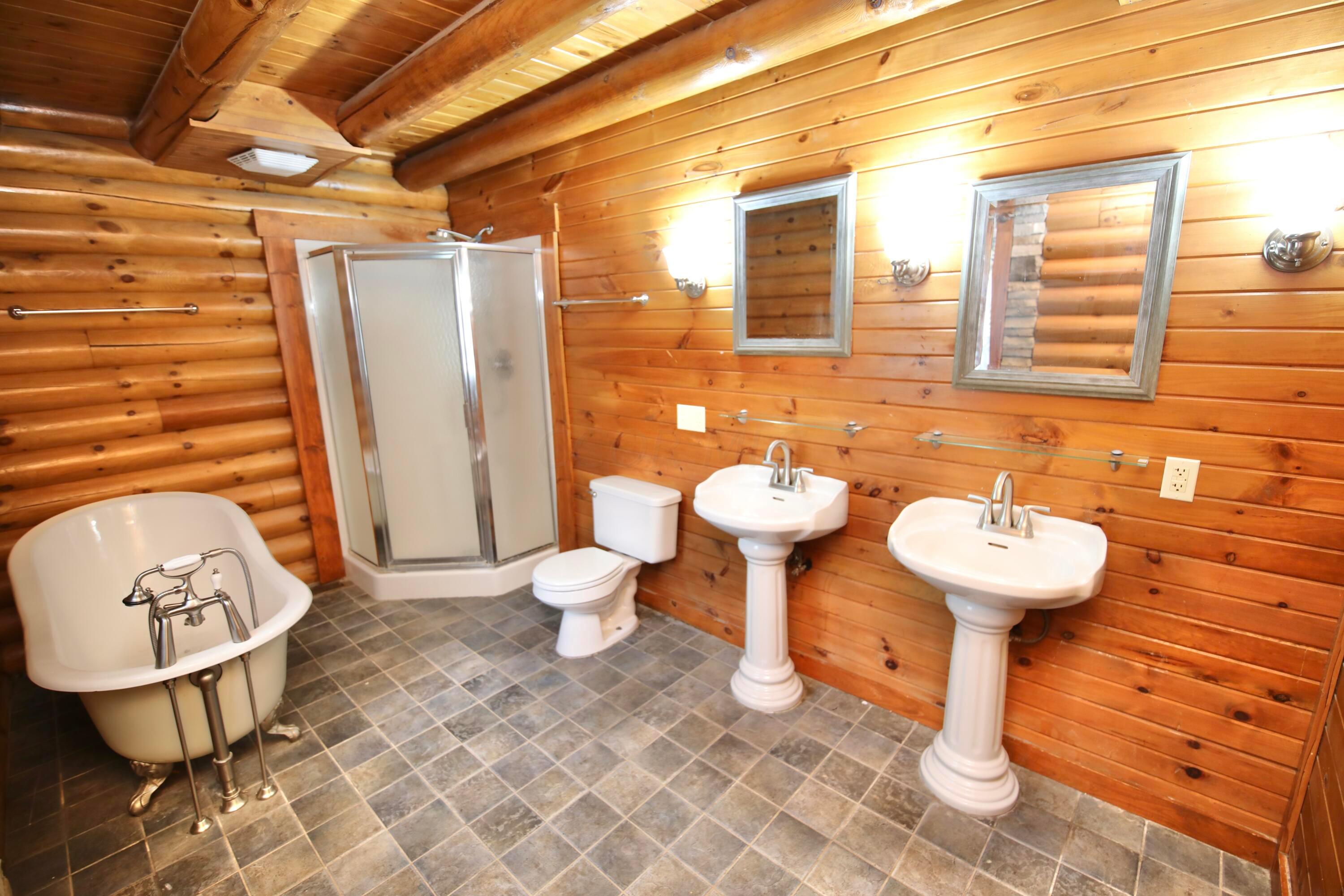 538 Armstrong Road Delaware, OH 43015 - Photo 4 of 109 master bath