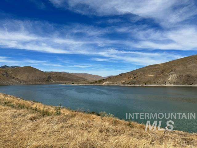 32214 Snake River Road Huntington, OR 97907 - Photo 19 of 31 Water view featuring a mountainous background