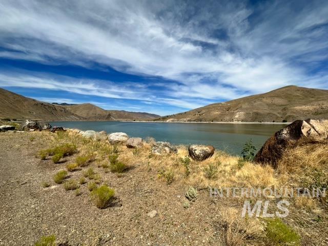32214 Snake River Road Huntington, OR 97907 - Photo 2 of 31 Water view featuring a mountain backdrop