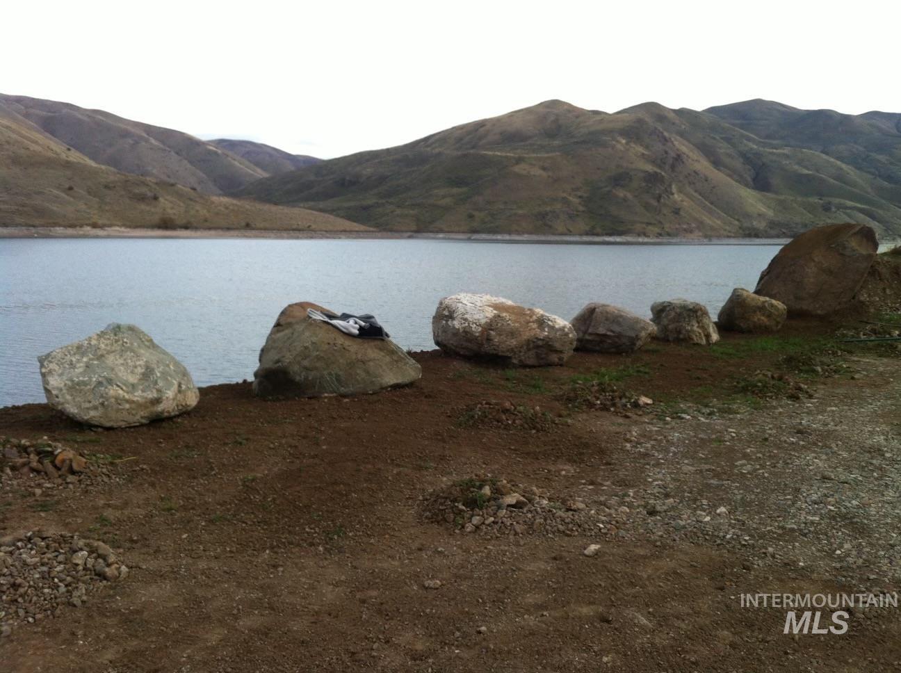 32214 Snake River Road Huntington, OR 97907 - Photo 27 of 31 Water view with a mountain backdrop