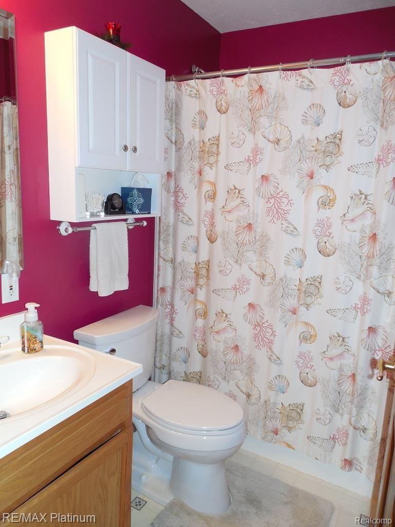 5186 West Lovejoy Road Perry, MI 48872 - Photo 12 of 30 Main Floor Full Bathroom