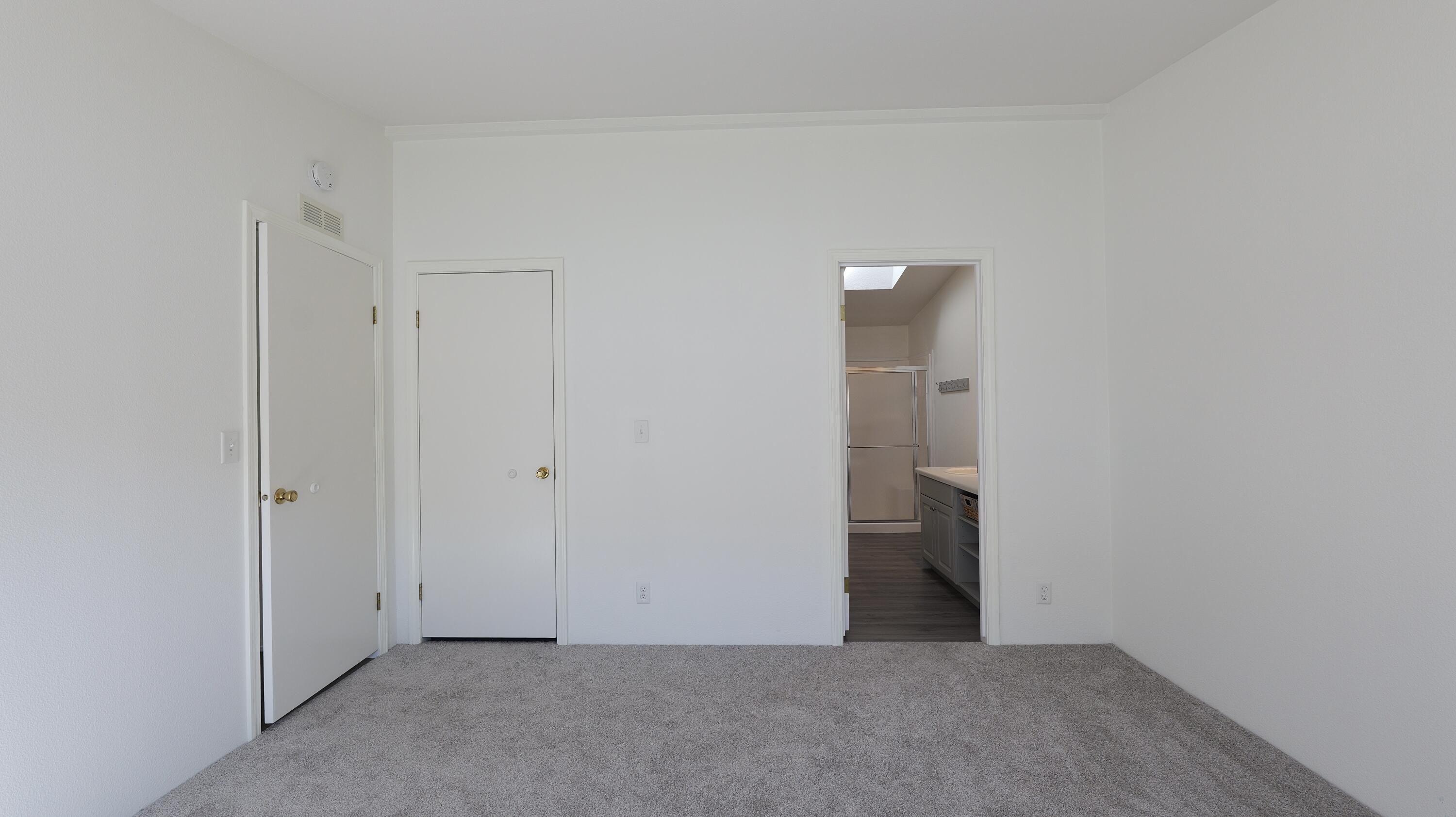 8401 Old Stage Road, Unit 70 Central Point, OR 97502 - Photo 37 of 43 Primary Bedroom