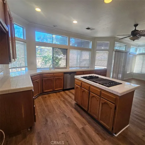 $3,500 | 2871 New Castle Way, Corona, CA 92879