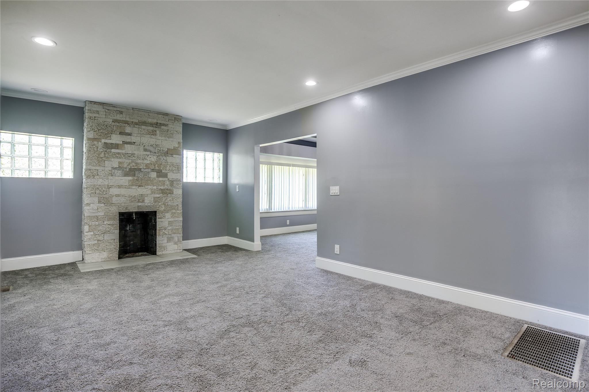 14340 Ashton Road Detroit, MI 48223 - Photo 8 of 37 14340+Ashton+Rd+Detroit-40-original.jpg