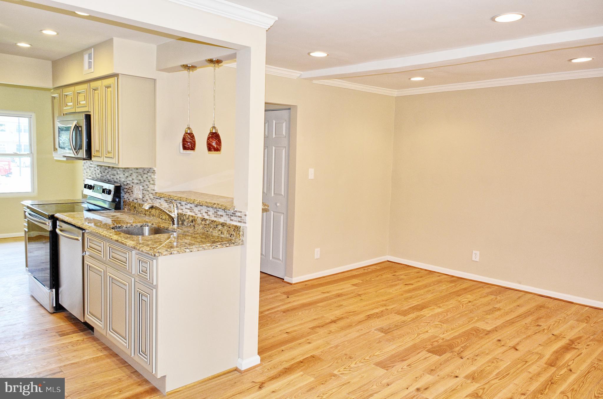 17504 Hoskinson Road Poolesville, MD 20837 - Photo 4 of 13 Kitchen