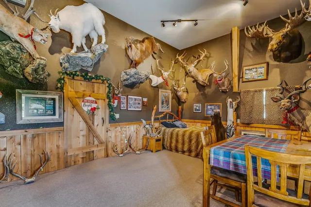 $1,298,500 | 10209 South Hertzler Road, Sedgwick, KS 67135