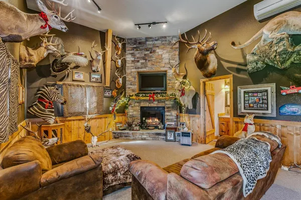 $1,298,500 | 10209 South Hertzler Road, Sedgwick, KS 67135