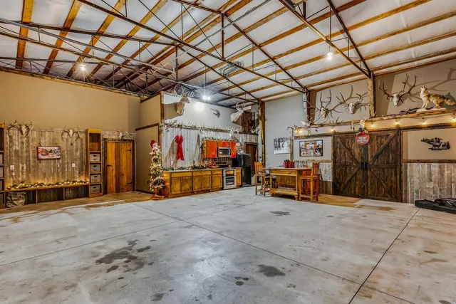 $1,298,500 | 10209 South Hertzler Road, Sedgwick, KS 67135