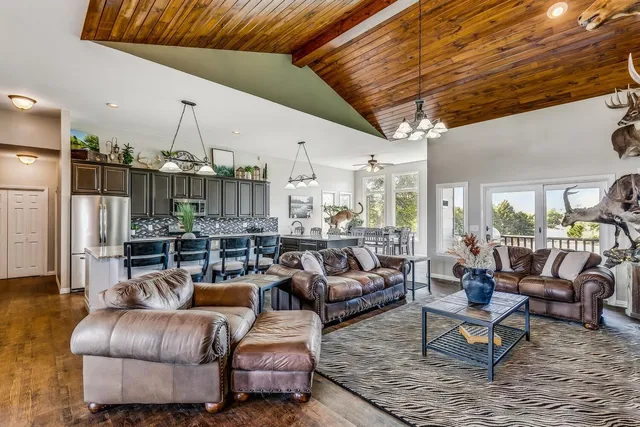 $1,298,500 | 10209 South Hertzler Road, Sedgwick, KS 67135