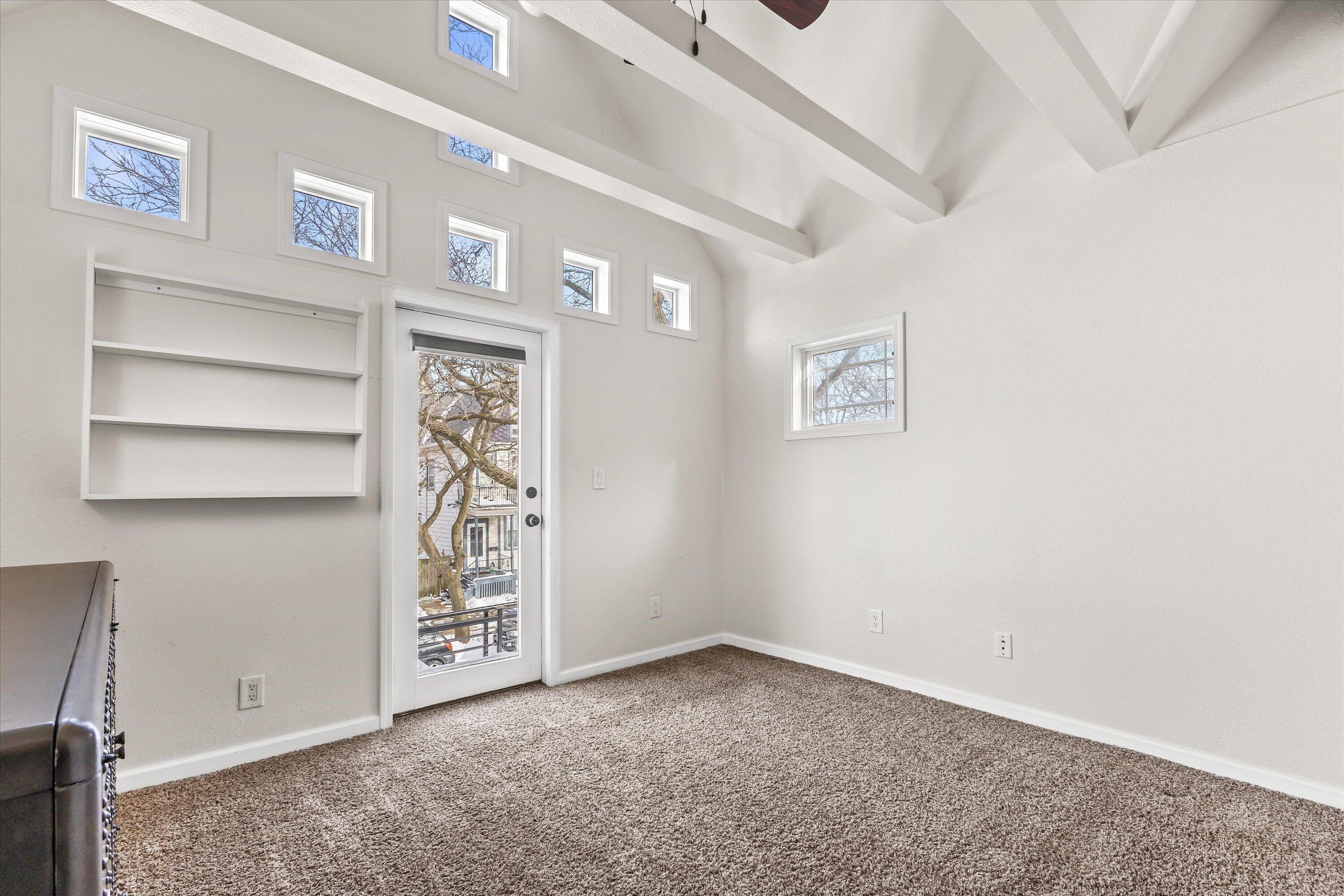 1725 North Astor Street Milwaukee, WI 53202 - Photo 20 of 38 17-IMG_0888