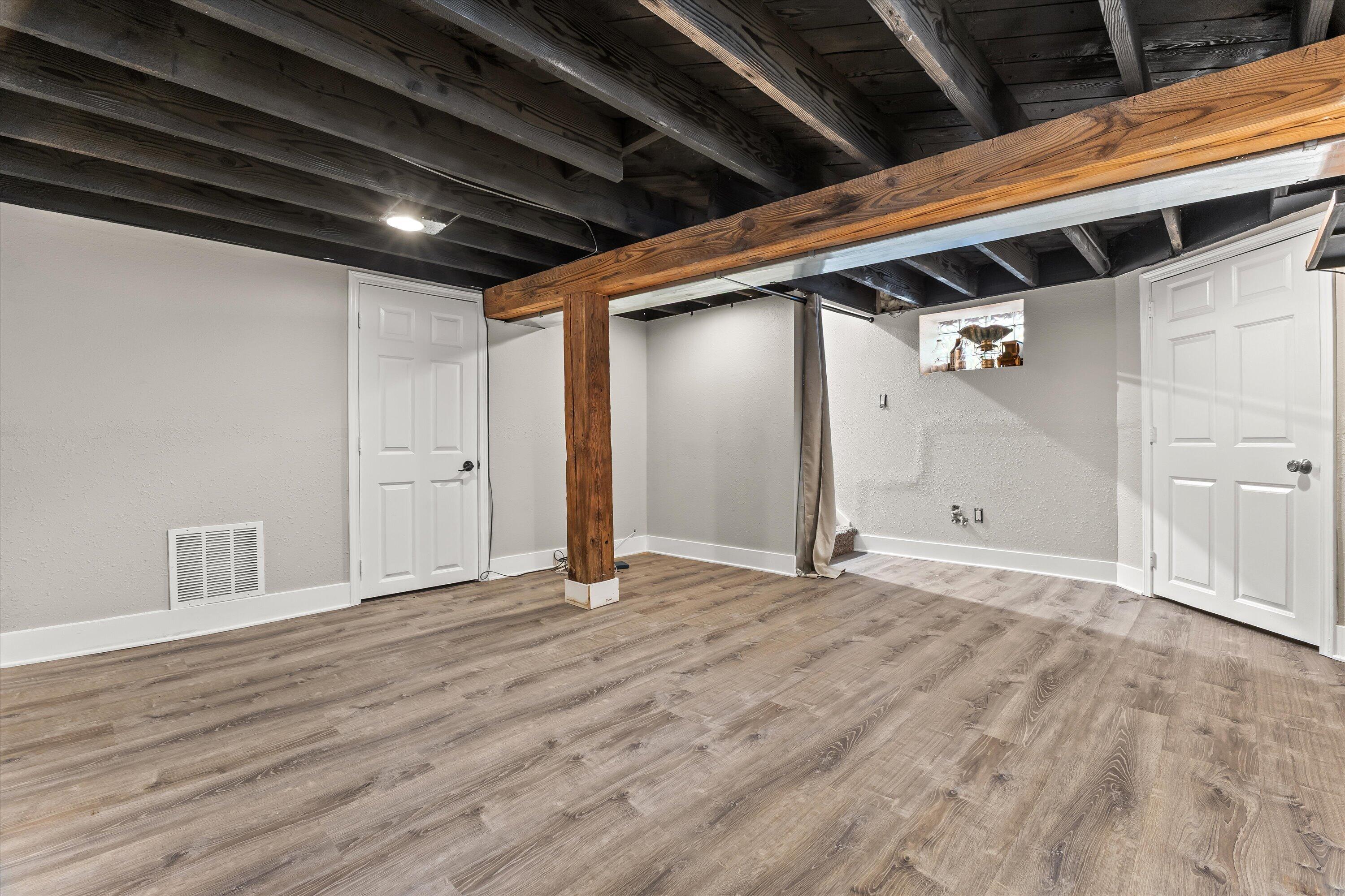 1725 North Astor Street Milwaukee, WI 53202 - Photo 24 of 38 45-IMG_1128