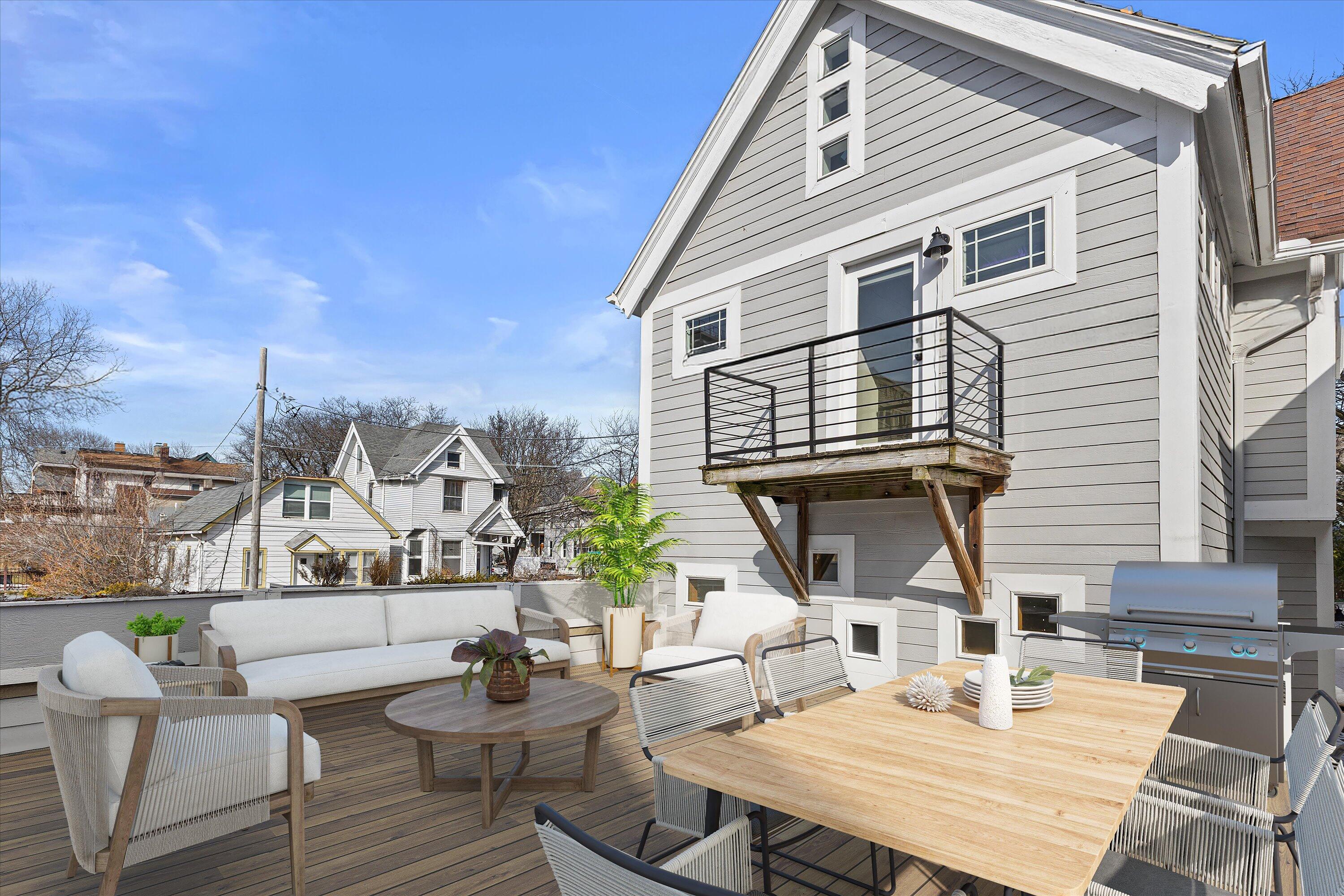 1725 North Astor Street Milwaukee, WI 53202 - Photo 27 of 38 07-IMG_2579_Final A