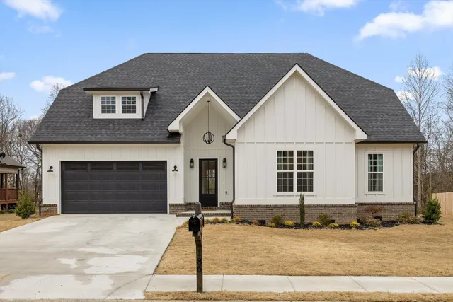 $445,000 | 186 West Madison Street, Chatsworth, GA 30705