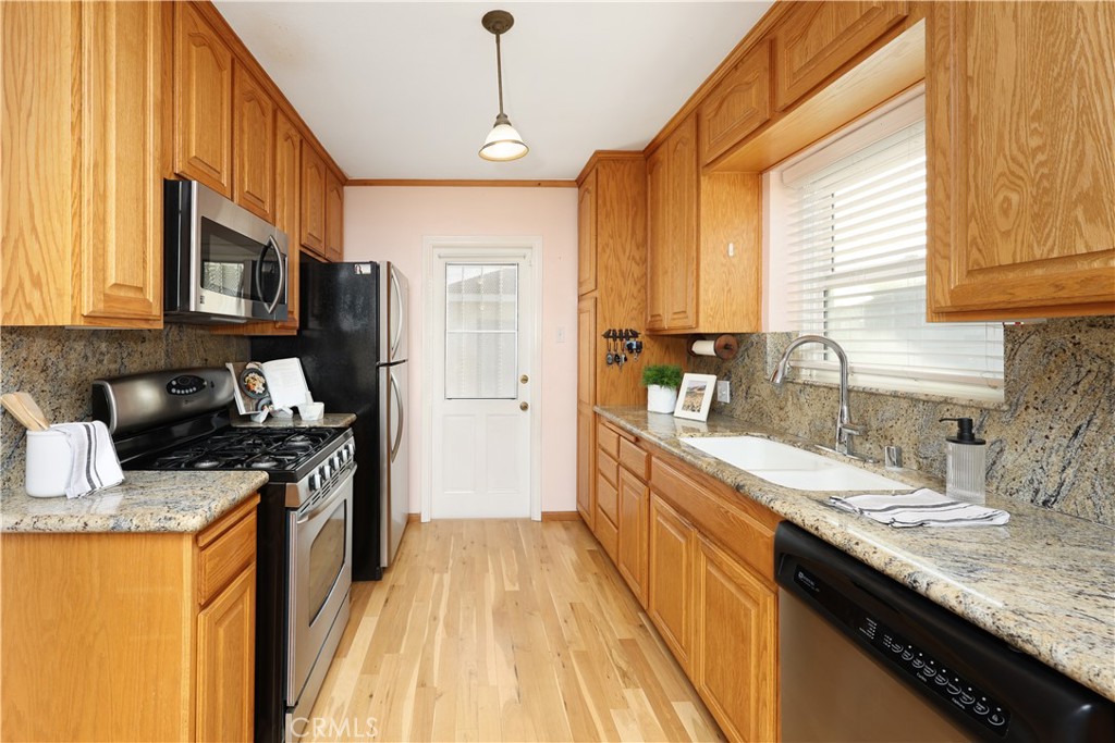 7627 Rundell Street Downey, CA 90242 - Photo 8 of 18 Gallery Image 8