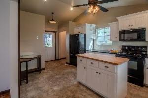 403 Locust Street Harrisonville, MO 64701 - Photo 10 of 29