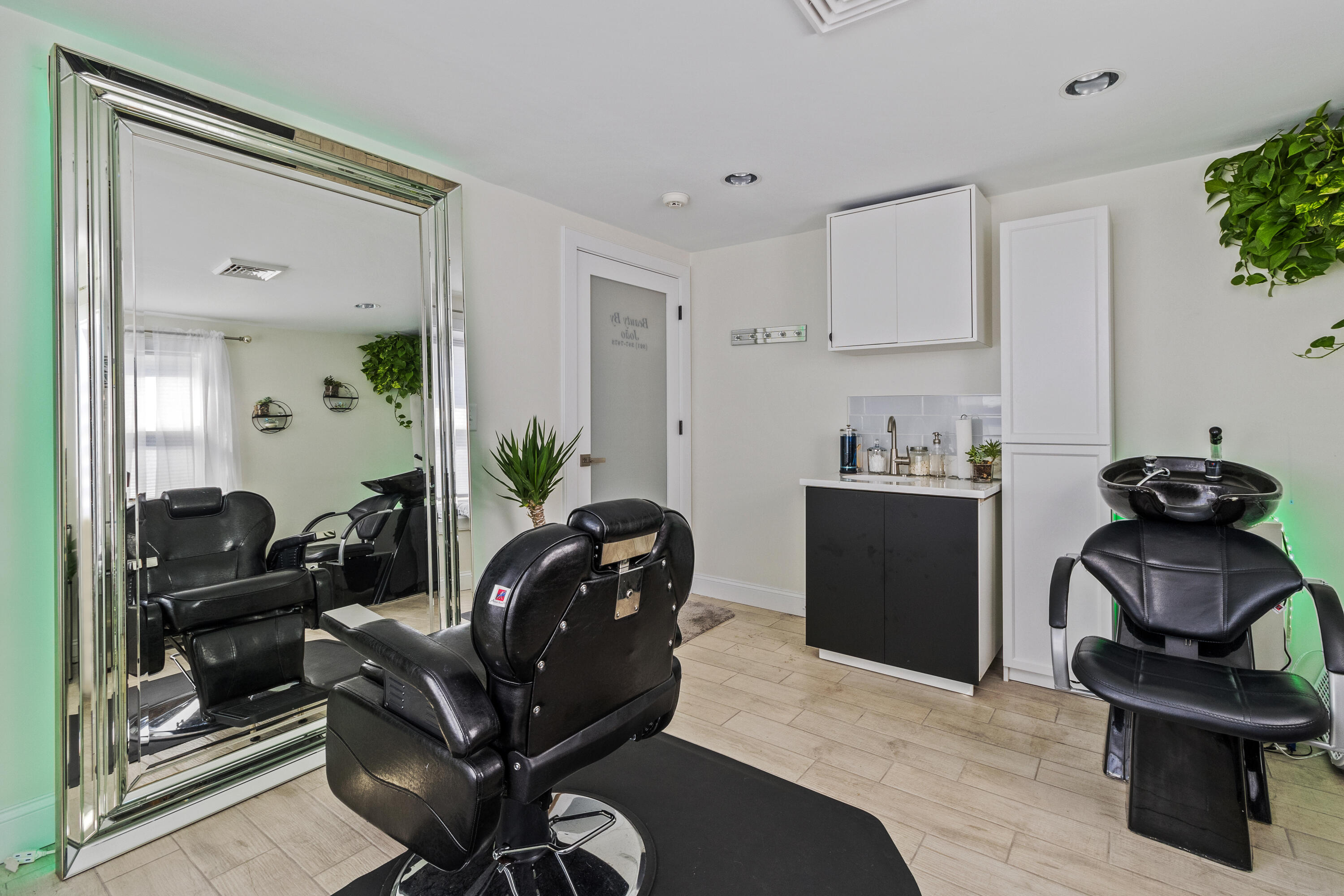 712 Main Street Hyannis, MA 02601 - Photo 65 of 88 Functional & Equipped