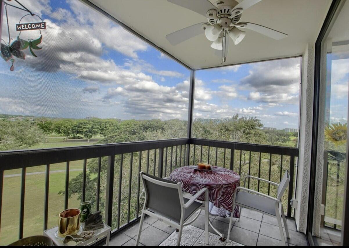 1962 Bridgewood Drive, Unit 1962 Boca Raton, FL 33434 - Photo 2 of 12 Views