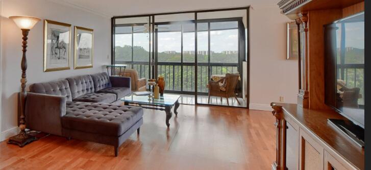 1962 Bridgewood Drive, Unit 1962 Boca Raton, FL 33434 - Photo 5 of 12 Living