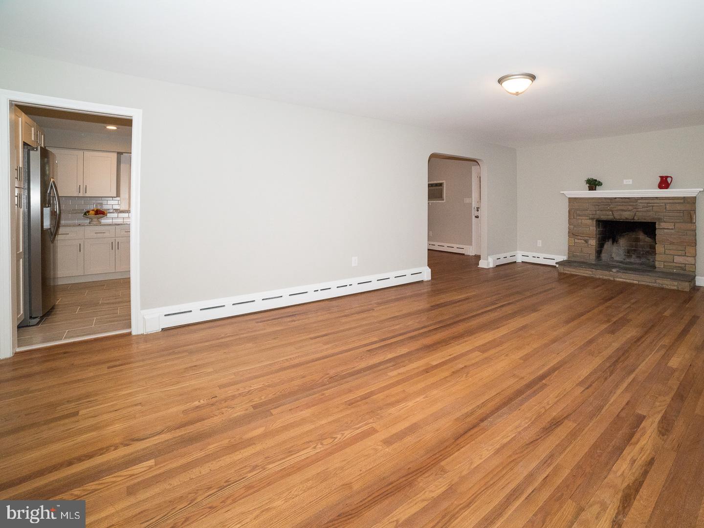 1422 Daws Road Blue Bell, PA 19422 - Photo 11 of 25 Living Room