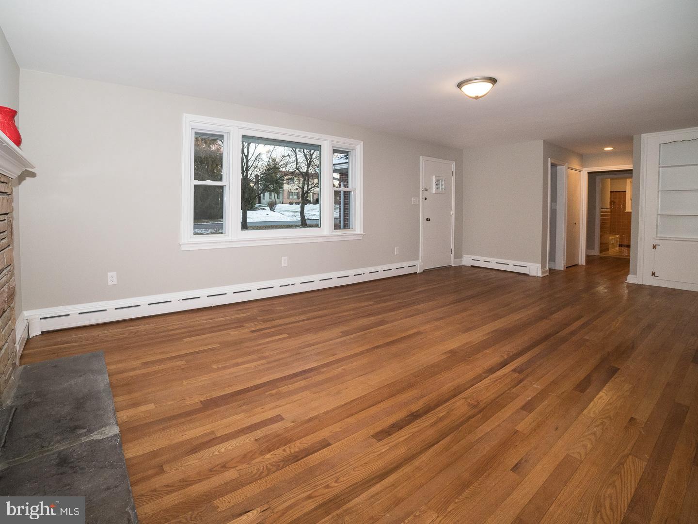 1422 Daws Road Blue Bell, PA 19422 - Photo 9 of 25 Living Room