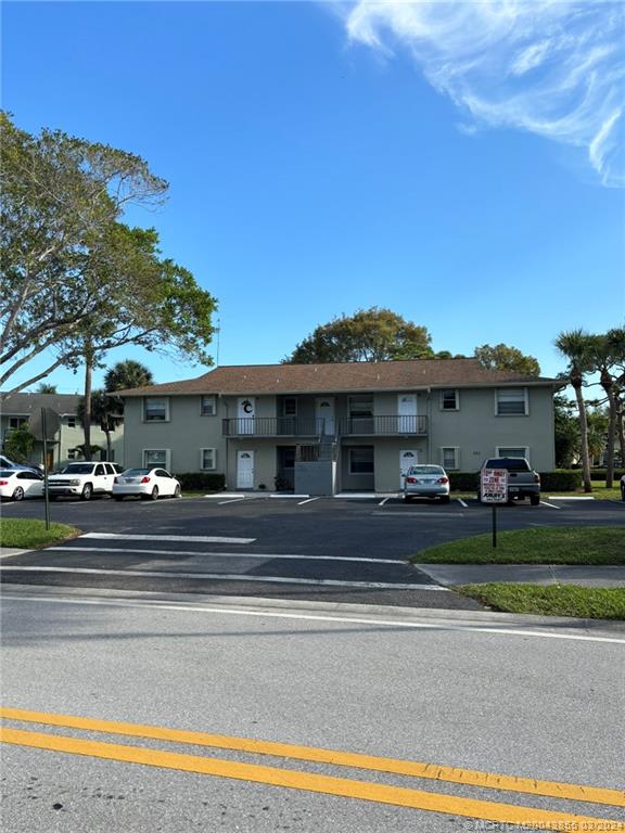 983 Northwest Spruce Ridge Drive, Unit 16 Stuart, FL 34994 - Photo 1 of 12 Gallery Image 1
