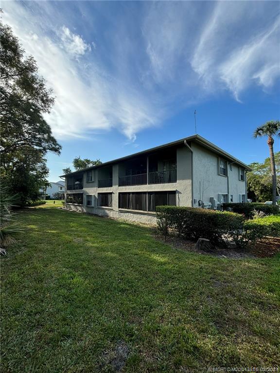 983 Northwest Spruce Ridge Drive, Unit 16 Stuart, FL 34994 - Photo 7 of 12 Gallery Image 7