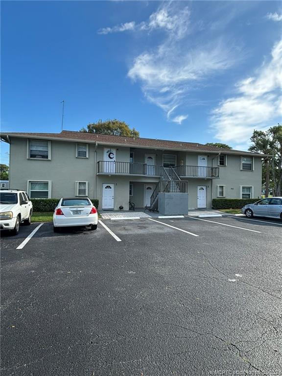 983 Northwest Spruce Ridge Drive, Unit 16 Stuart, FL 34994 - Photo 9 of 12 Gallery Image 9