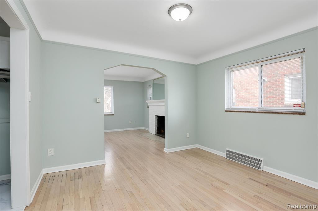 12650 Riad Street Detroit, MI 48224 - Photo 9 of 30